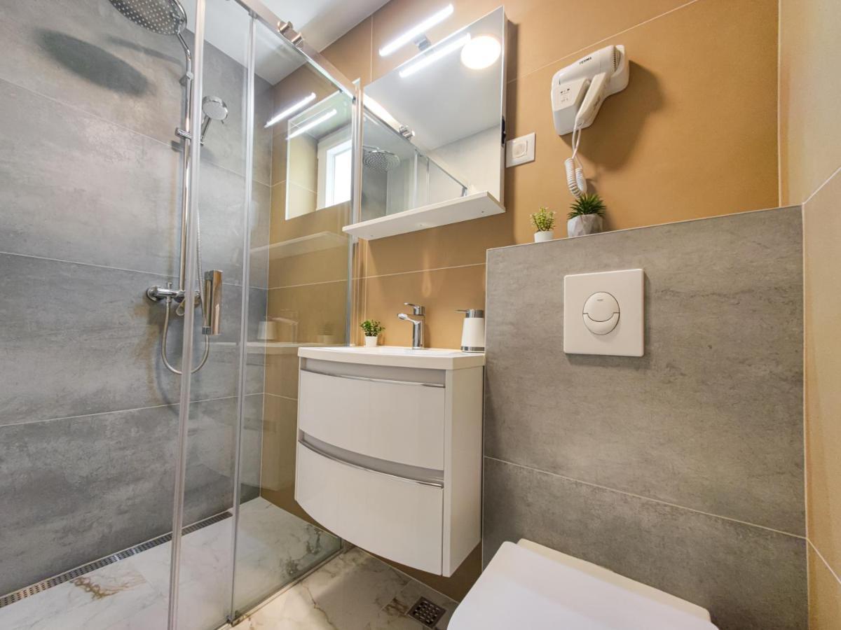 Apartments Klement Брела Екстер'єр фото