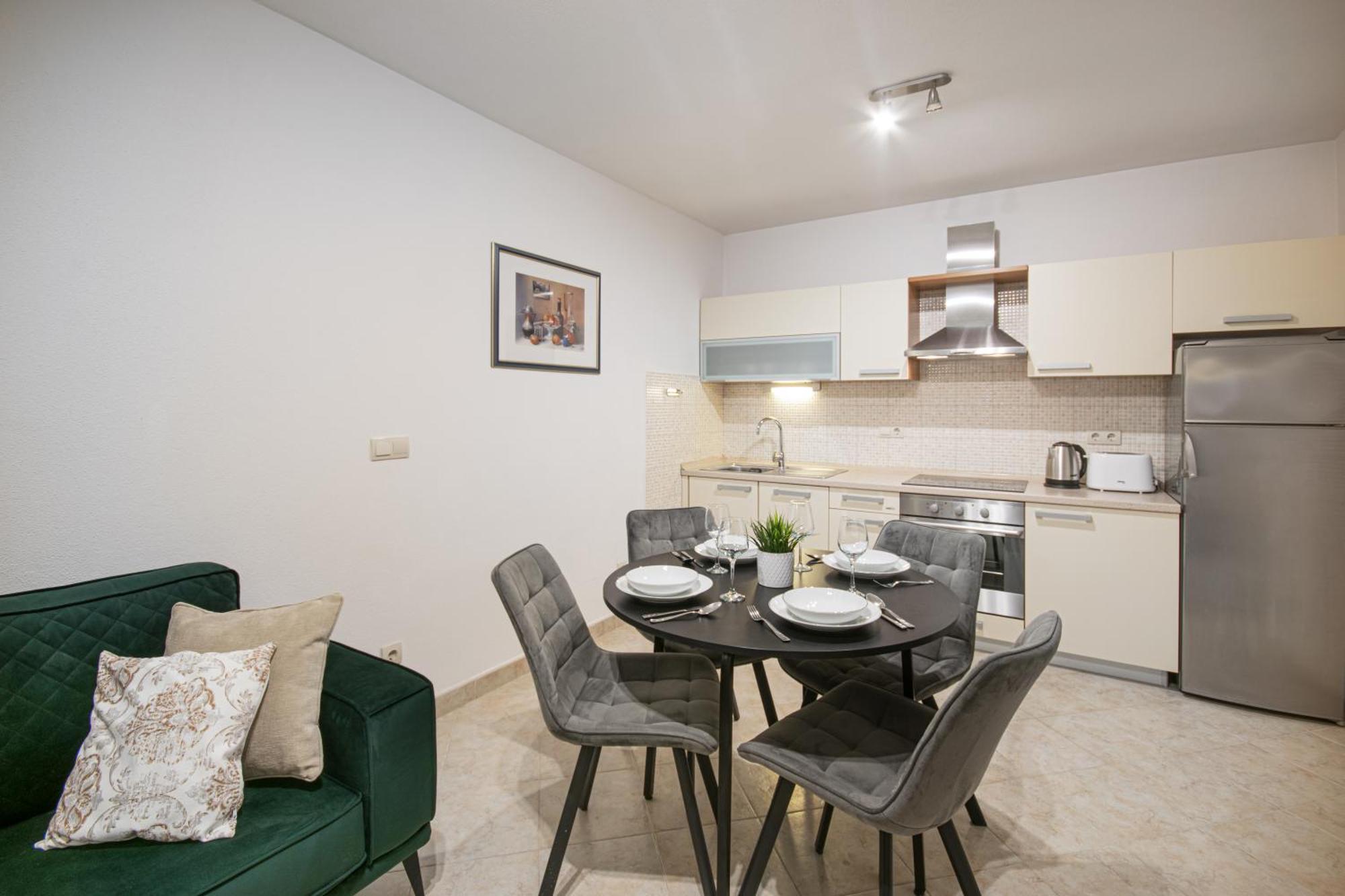 Apartments Klement Брела Екстер'єр фото